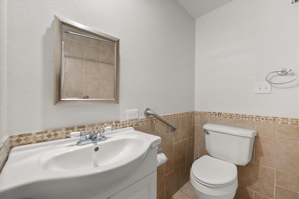 1105 East Highland Road Oak Leaf, TX 75154 - Photo 31 of 40