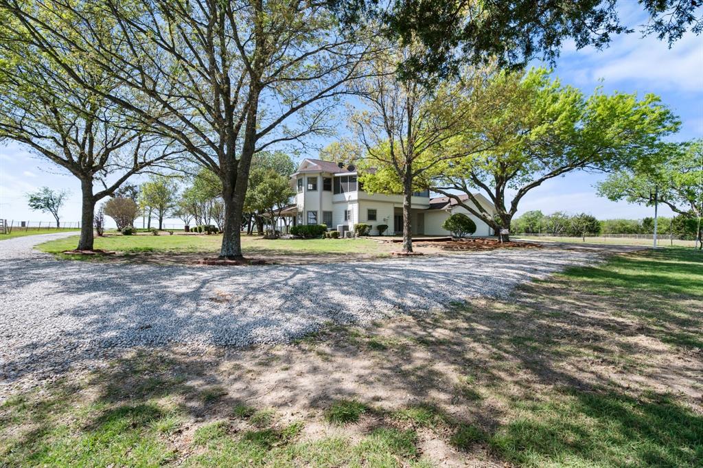 1105 East Highland Road Oak Leaf, TX 75154 - Photo 5 of 40