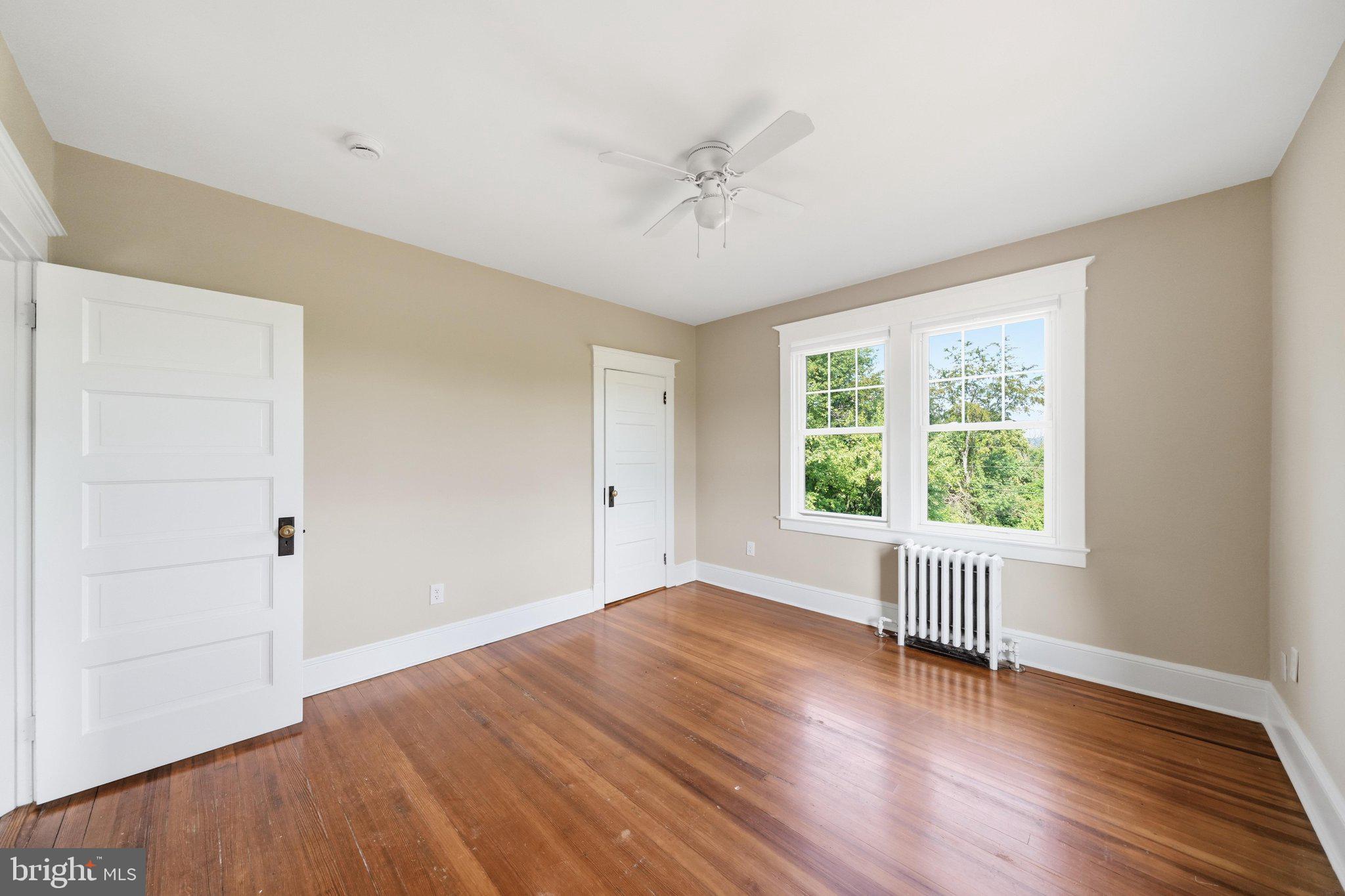 22422 Whites Ferry Road Dickerson, MD 20842 - Photo 39 of 55 Bedroom 1