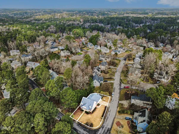 $775,000 | 100 Ferncroft Court, Cary, NC 27519