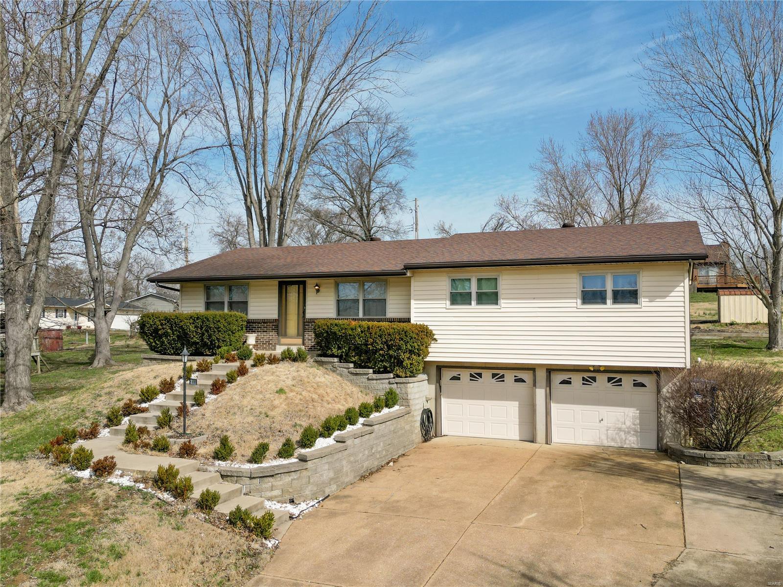 311 Clara Street Eureka, MO 63025 - Photo 2 of 26