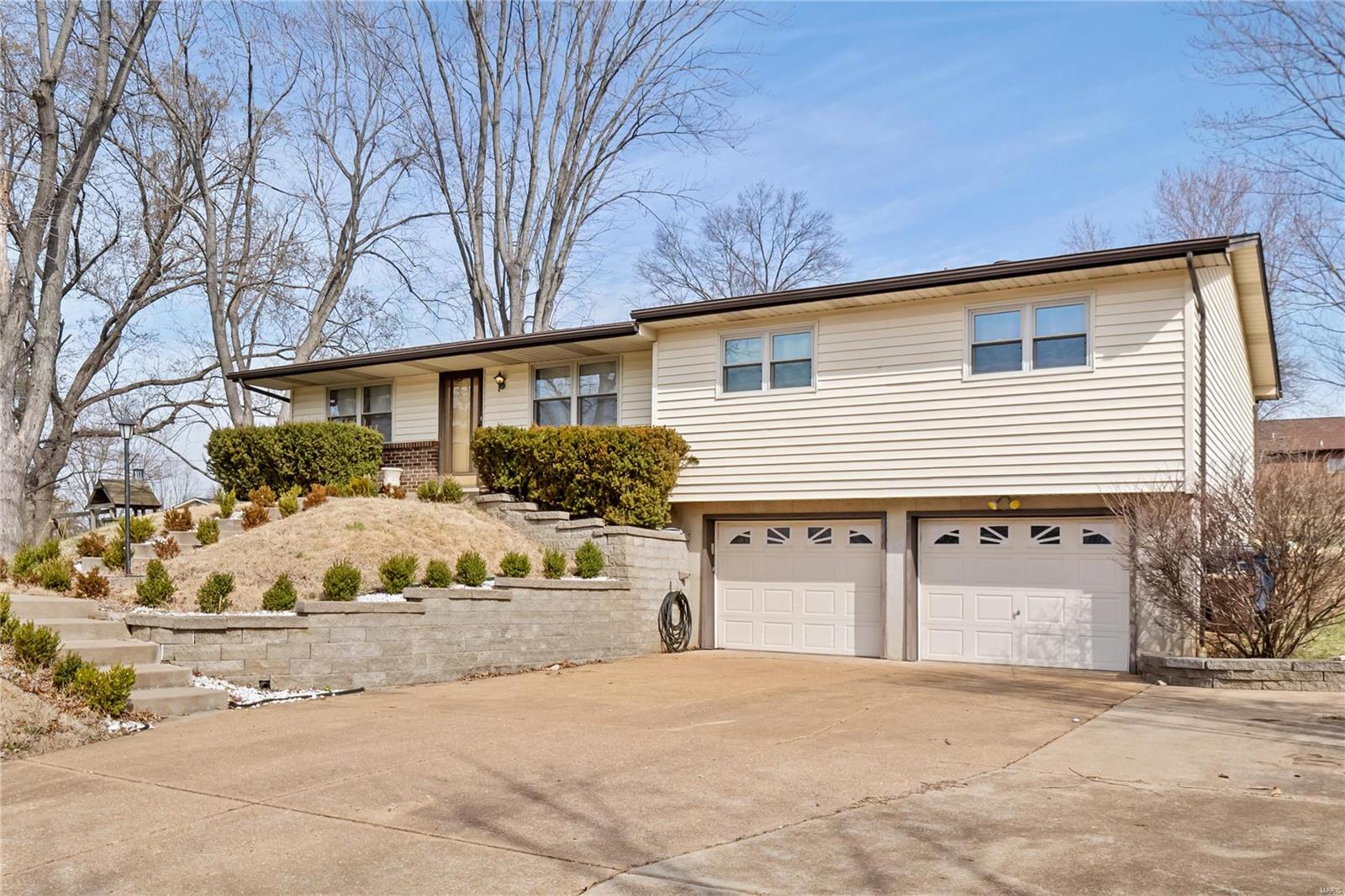 311 Clara Street Eureka, MO 63025 - Photo 3 of 26