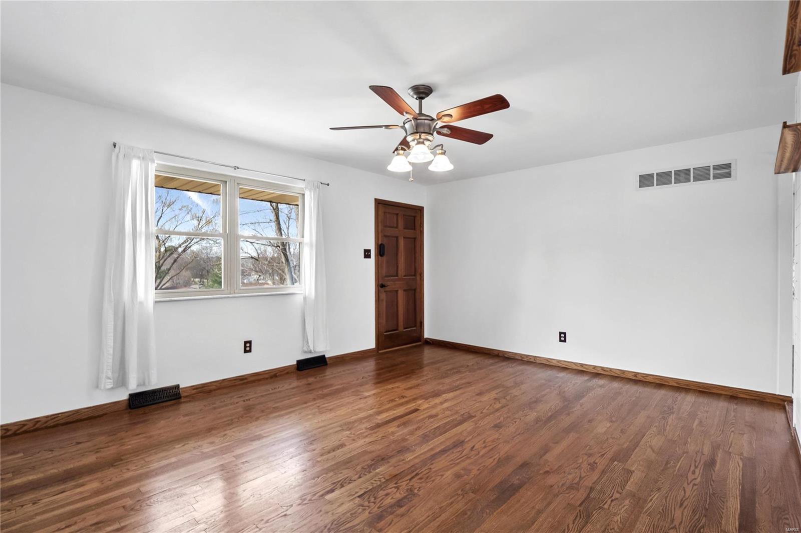 311 Clara Street Eureka, MO 63025 - Photo 5 of 26