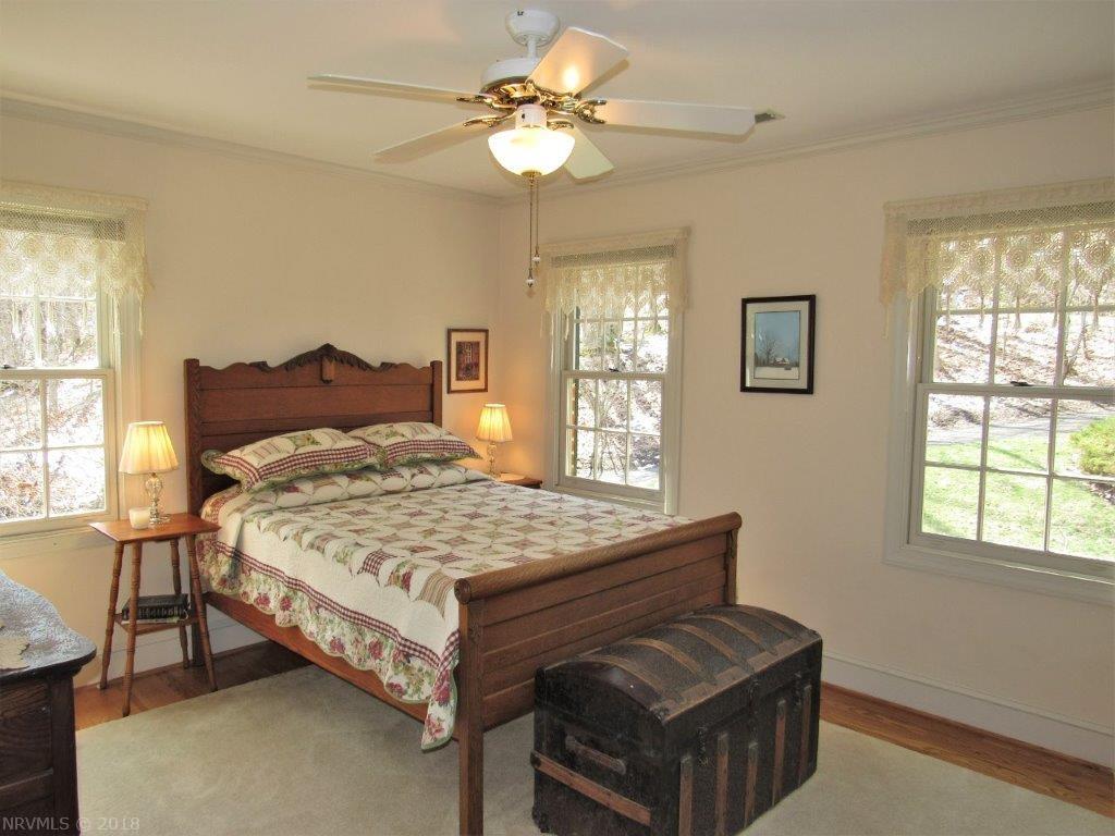 1450 Falcon Ridge Road Blacksburg, VA 24060 - Photo 39 of 66 Gallery Image 39