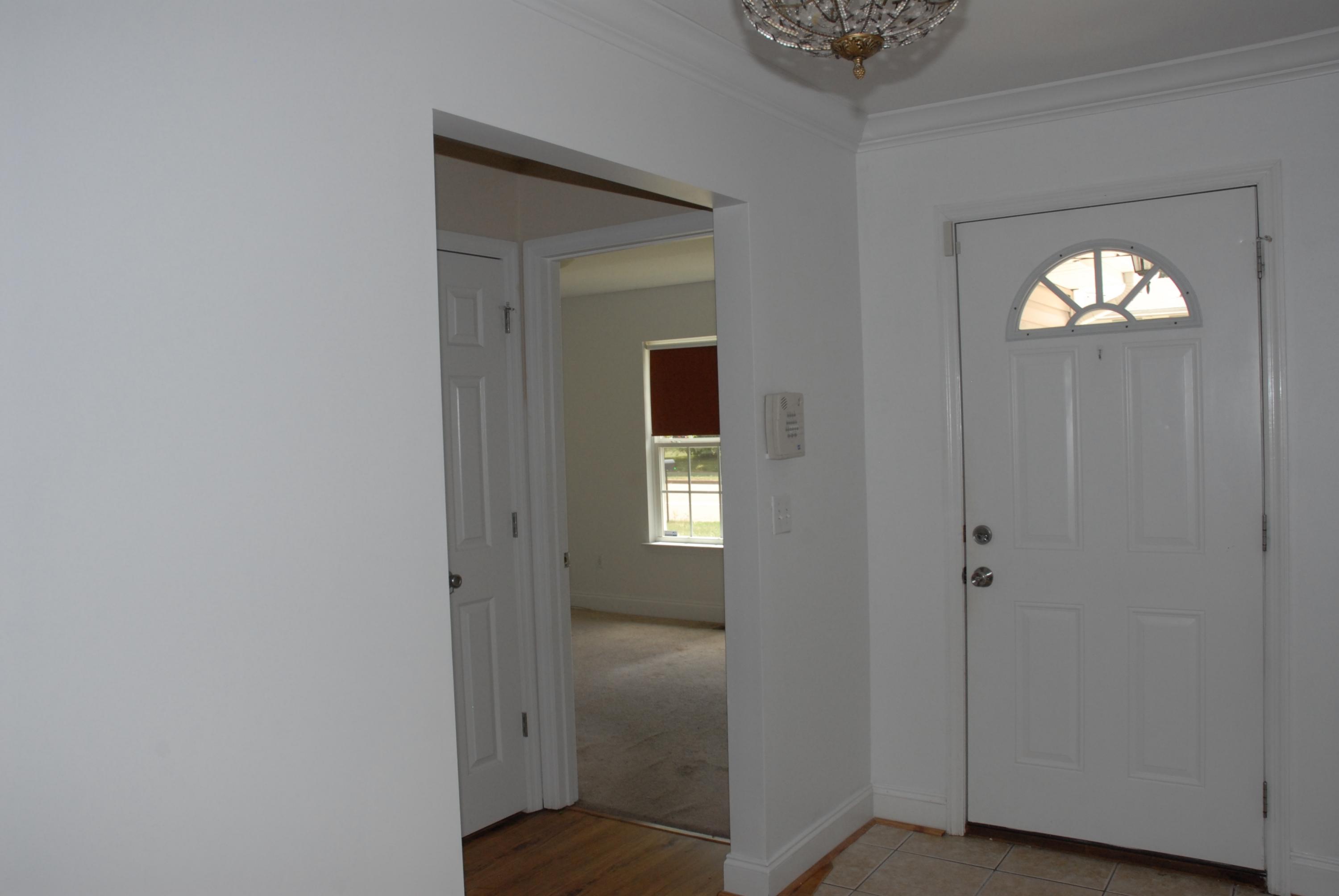 1246 North Moore Road Chattanooga, TN 37411 - Photo 18 of 34 Entry way