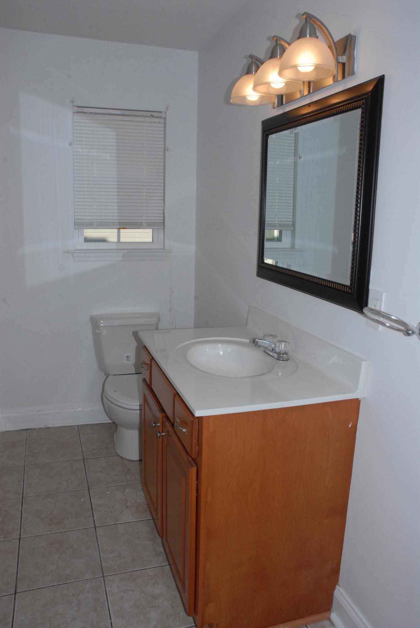 1246 North Moore Road Chattanooga, TN 37411 - Photo 21 of 34 Guest bath