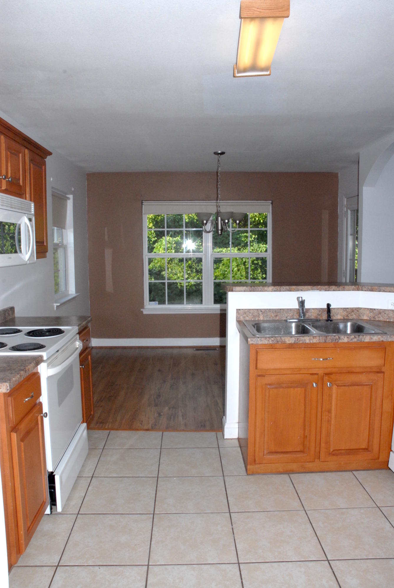 1246 North Moore Road Chattanooga, TN 37411 - Photo 28 of 34 kitchen