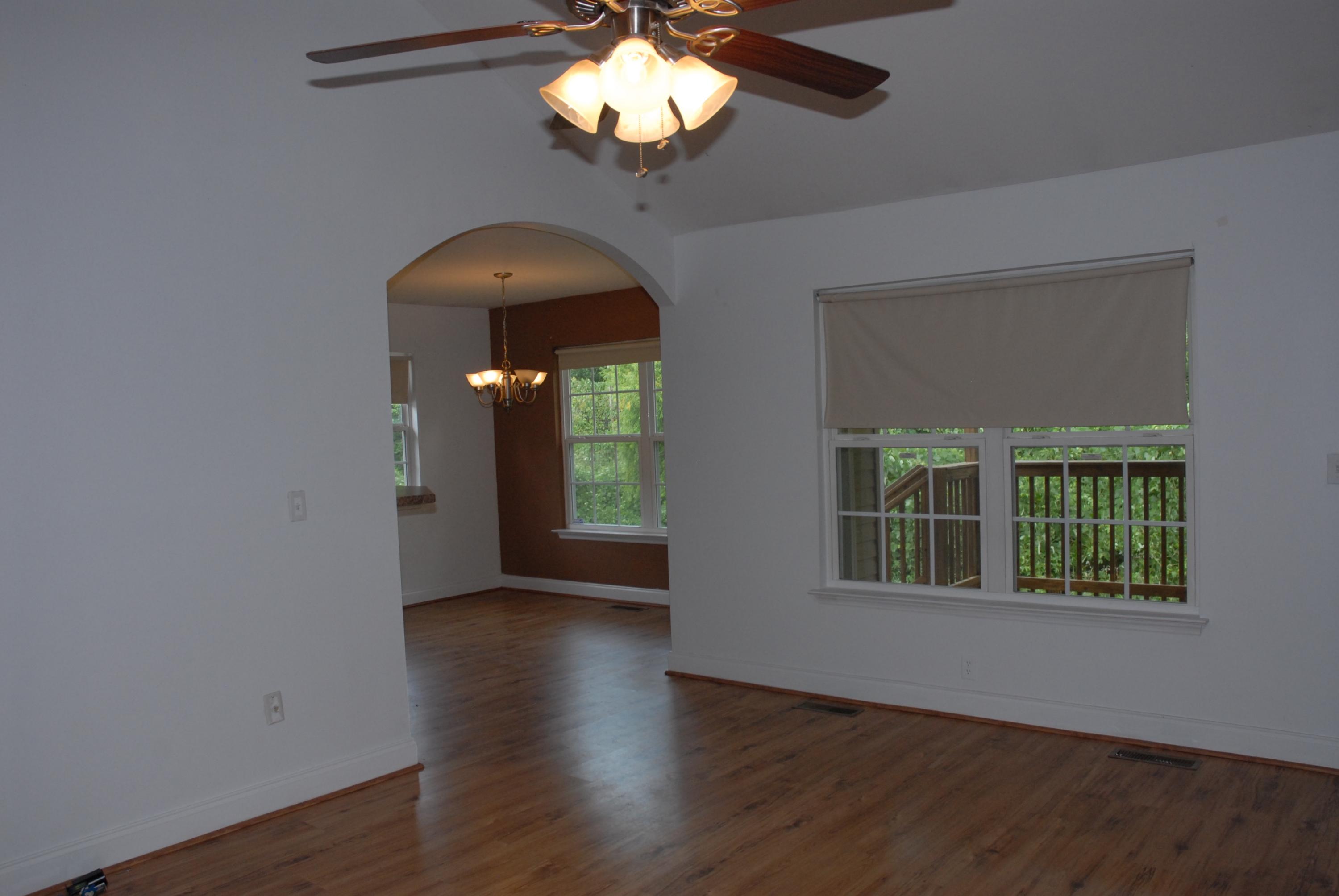 1246 North Moore Road Chattanooga, TN 37411 - Photo 8 of 34 Living room