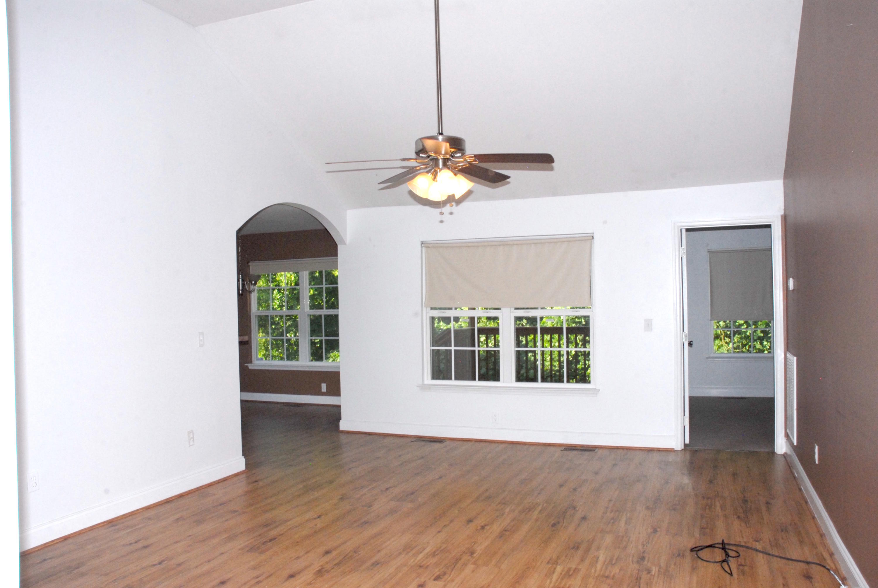 1246 North Moore Road Chattanooga, TN 37411 - Photo 9 of 34 Living room