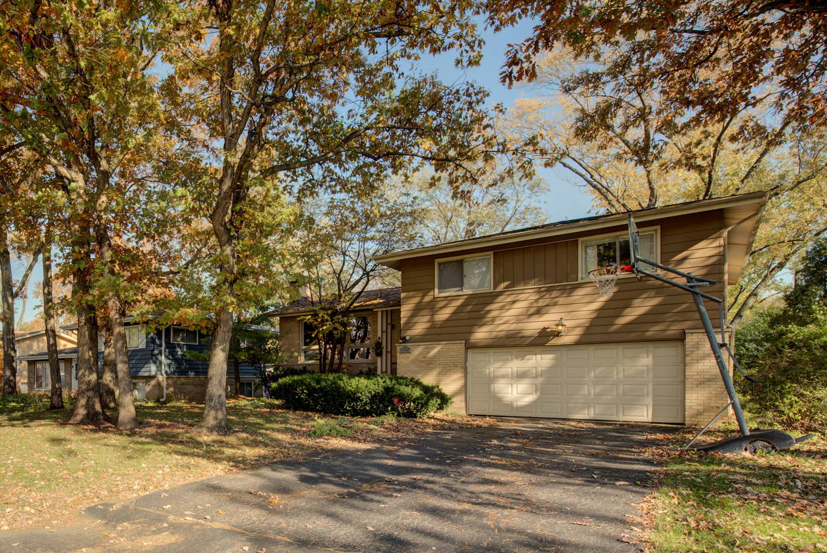 1251 Kenton Road Deerfield, IL 60015 - Photo 31 of 36 a view of a house with a tree
