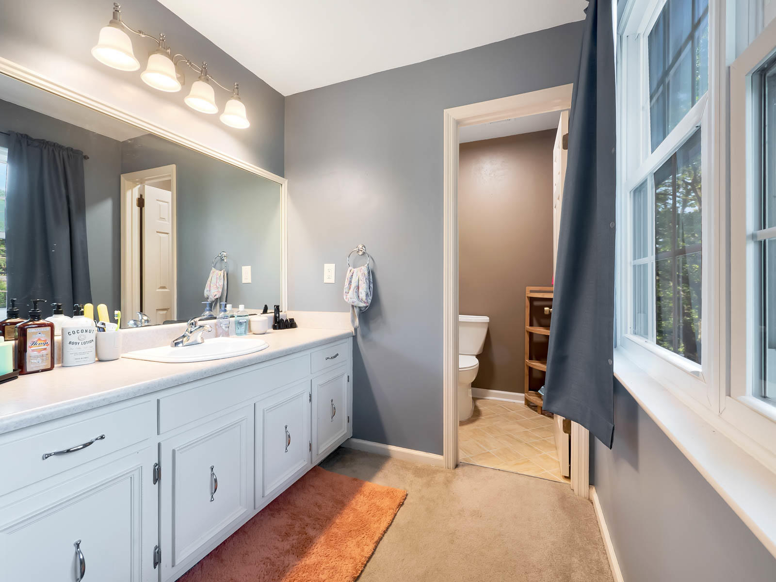 1809 Hidden Harbor Road Hixson, TN 37343 - Photo 14 of 31 Master Bath Upstairs