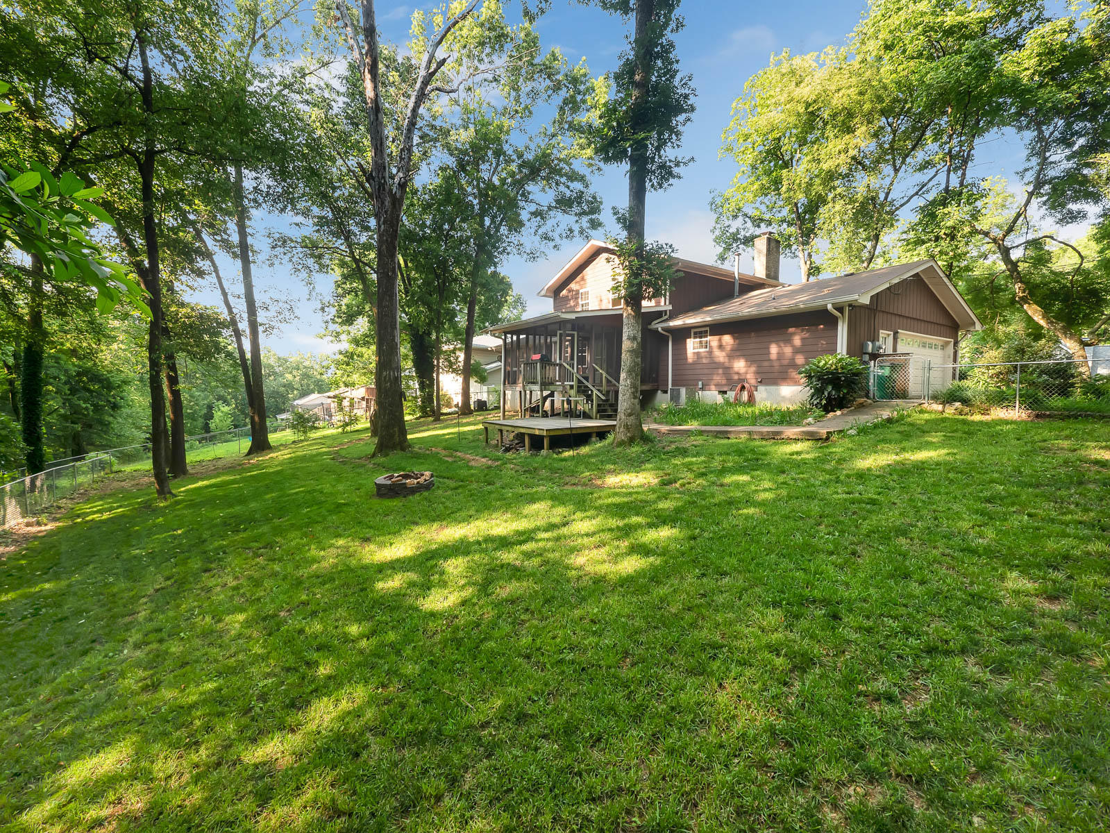 1809 Hidden Harbor Road Hixson, TN 37343 - Photo 4 of 31 Back