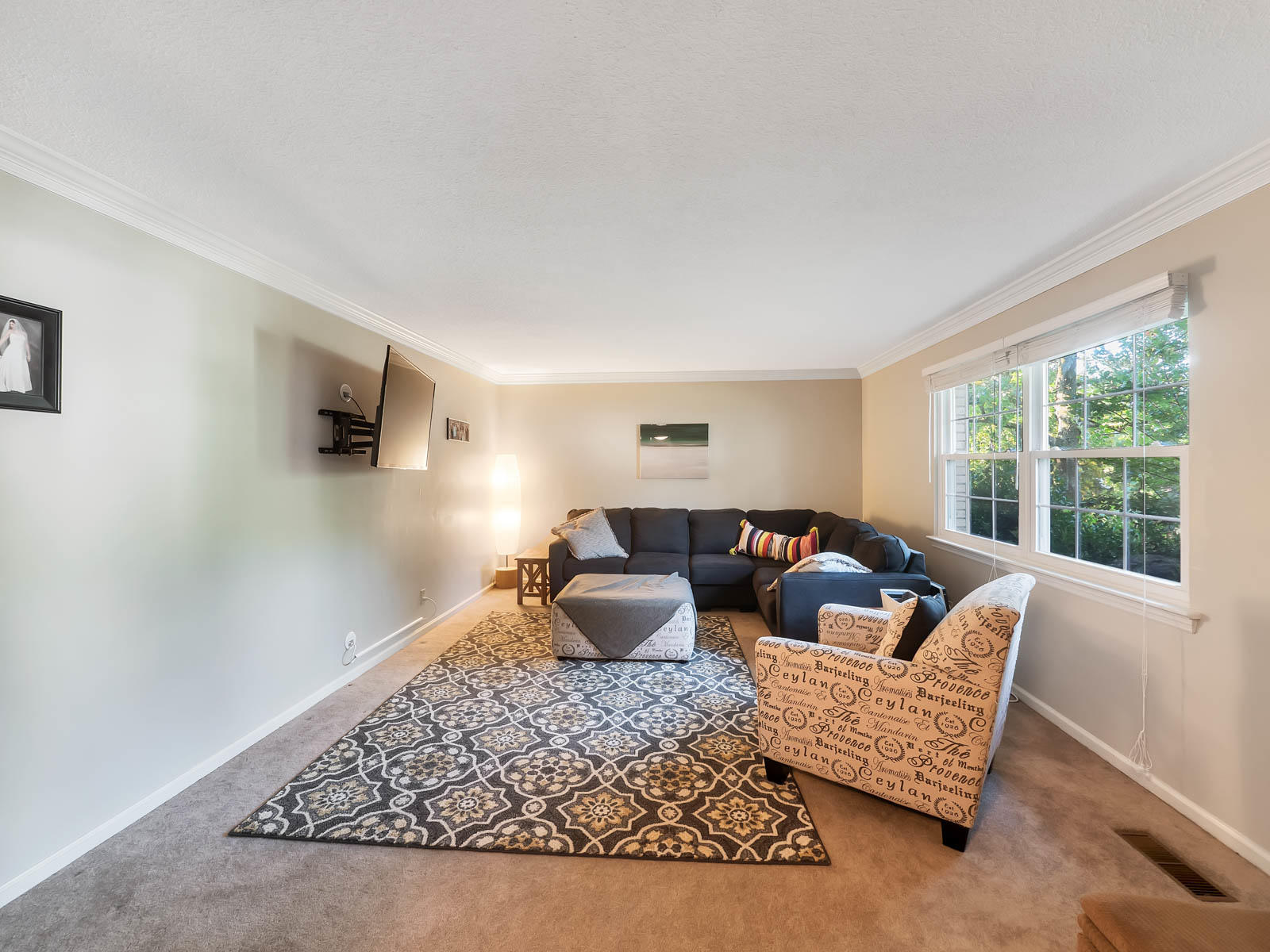 1809 Hidden Harbor Road Hixson, TN 37343 - Photo 6 of 31 Living Room