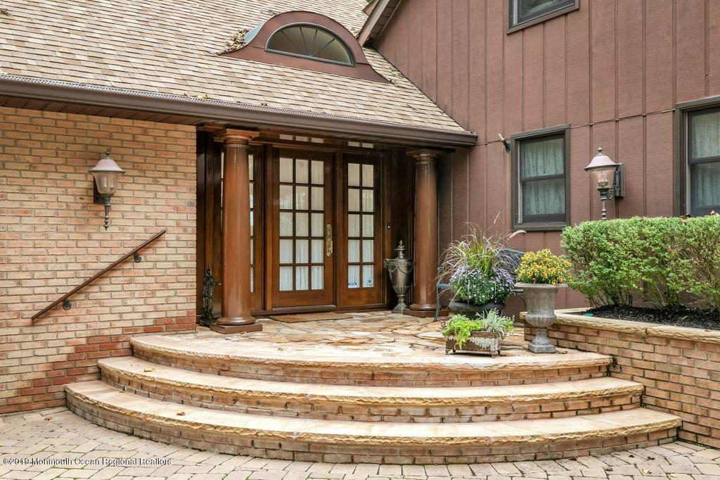 7 Beaver Dam Road Colts Neck, NJ 07722 - Photo 5 of 52 Welcoming Entry