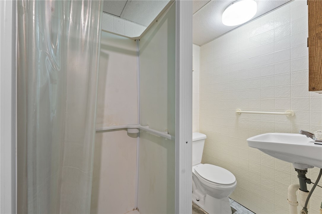 69 Hilton Road Warwick, RI 02889 - Photo 32 of 40