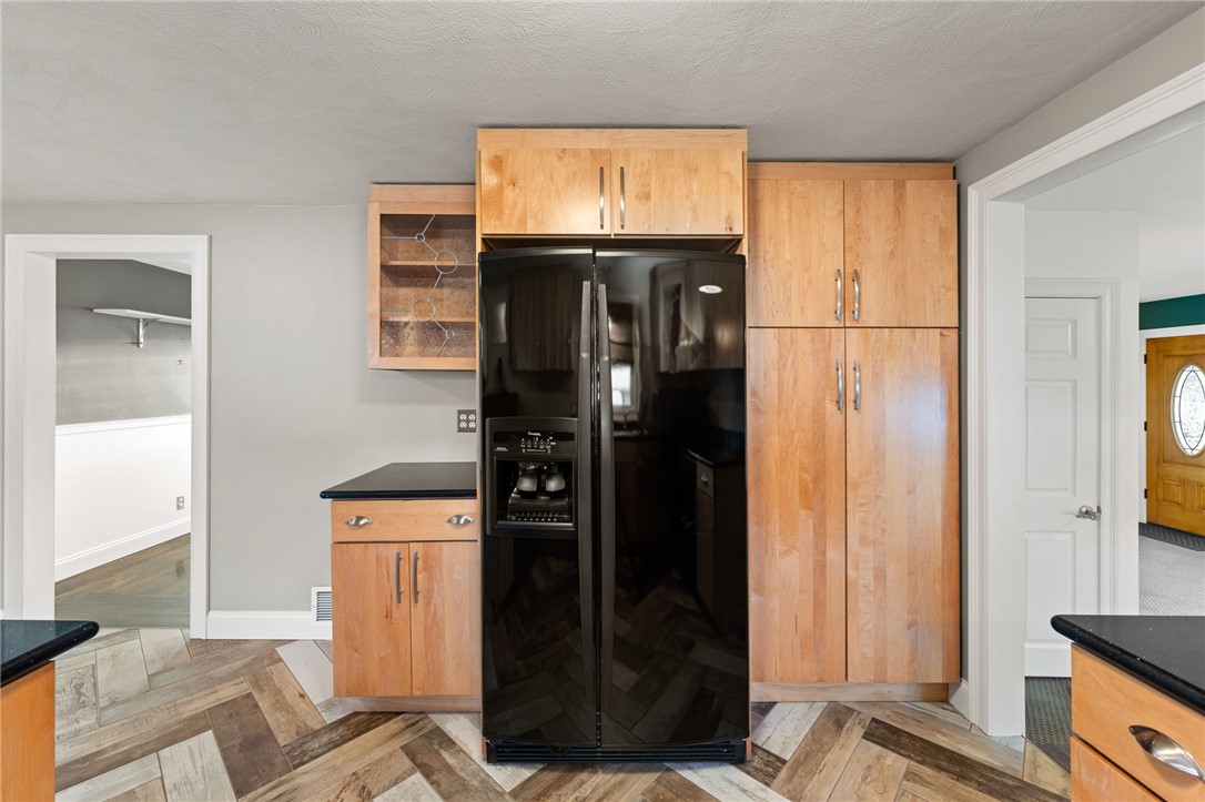 69 Hilton Road Warwick, RI 02889 - Photo 6 of 40
