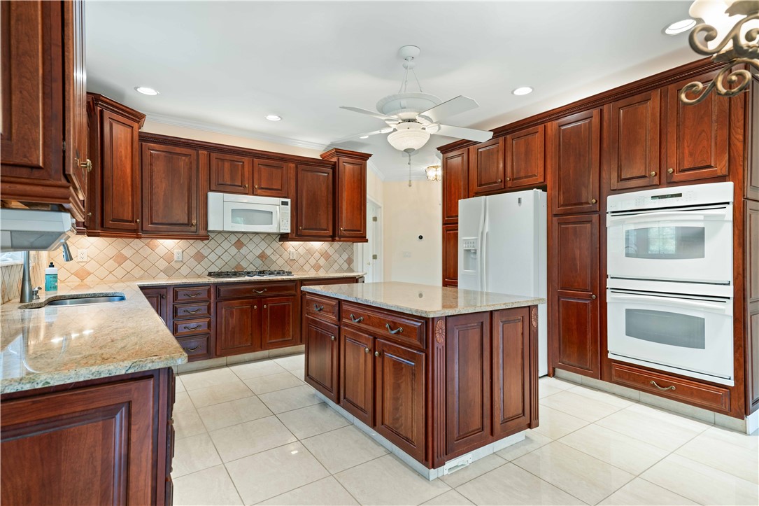 241 Channel View Warwick, RI 02889 - Photo 13 of 39