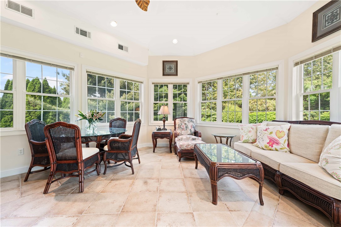 241 Channel View Warwick, RI 02889 - Photo 15 of 39