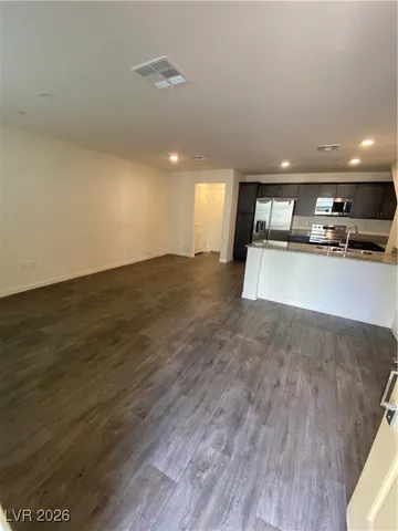 $1,800 | 6812 Alpine White Court, North Las Vegas, NV 89086