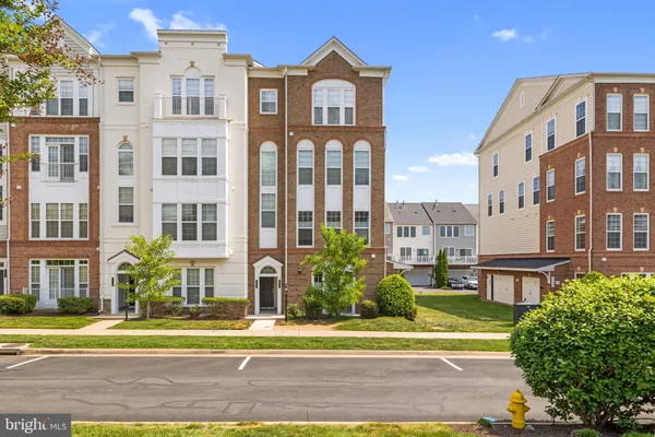 $424,999 | 14531 Barkham Drive, Woodbridge, VA 22191