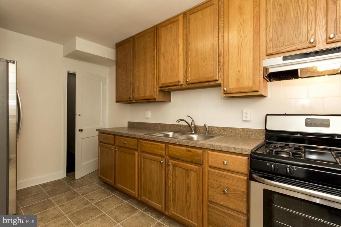 172 Cherrydell Road Catonsville, MD 21228 - Photo 11 of 26 Kitchen