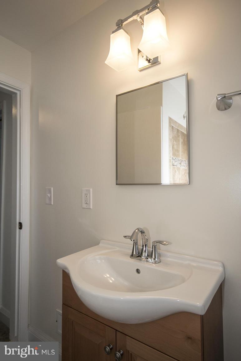 172 Cherrydell Road Catonsville, MD 21228 - Photo 15 of 26 Bath
