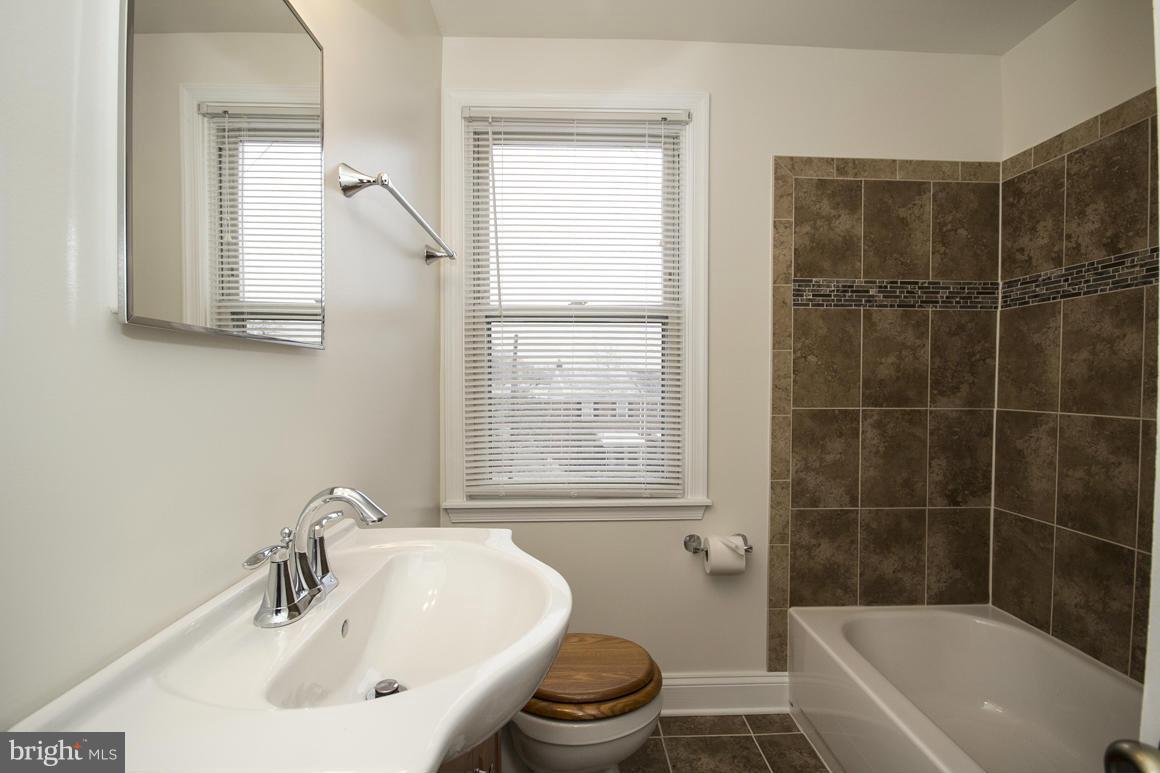 172 Cherrydell Road Catonsville, MD 21228 - Photo 16 of 26 Bath