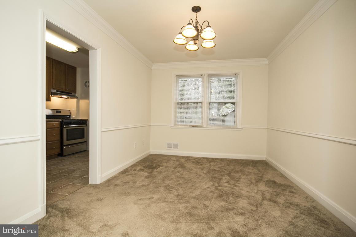 172 Cherrydell Road Catonsville, MD 21228 - Photo 8 of 26 Dining Room