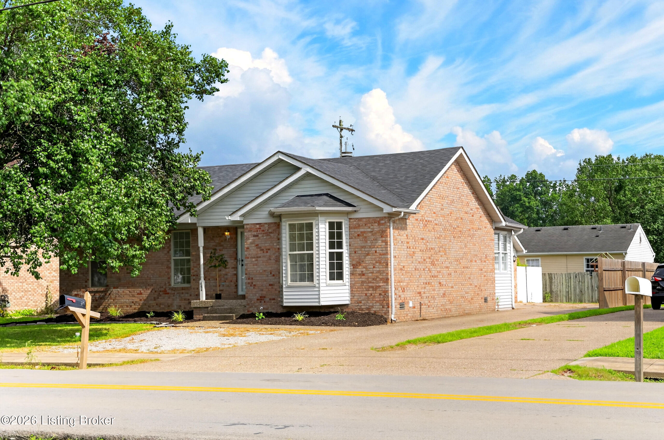 651 Beech Grv Road Shepherdsville, KY 40165 - Photo 1 of 61 008_H40A2816