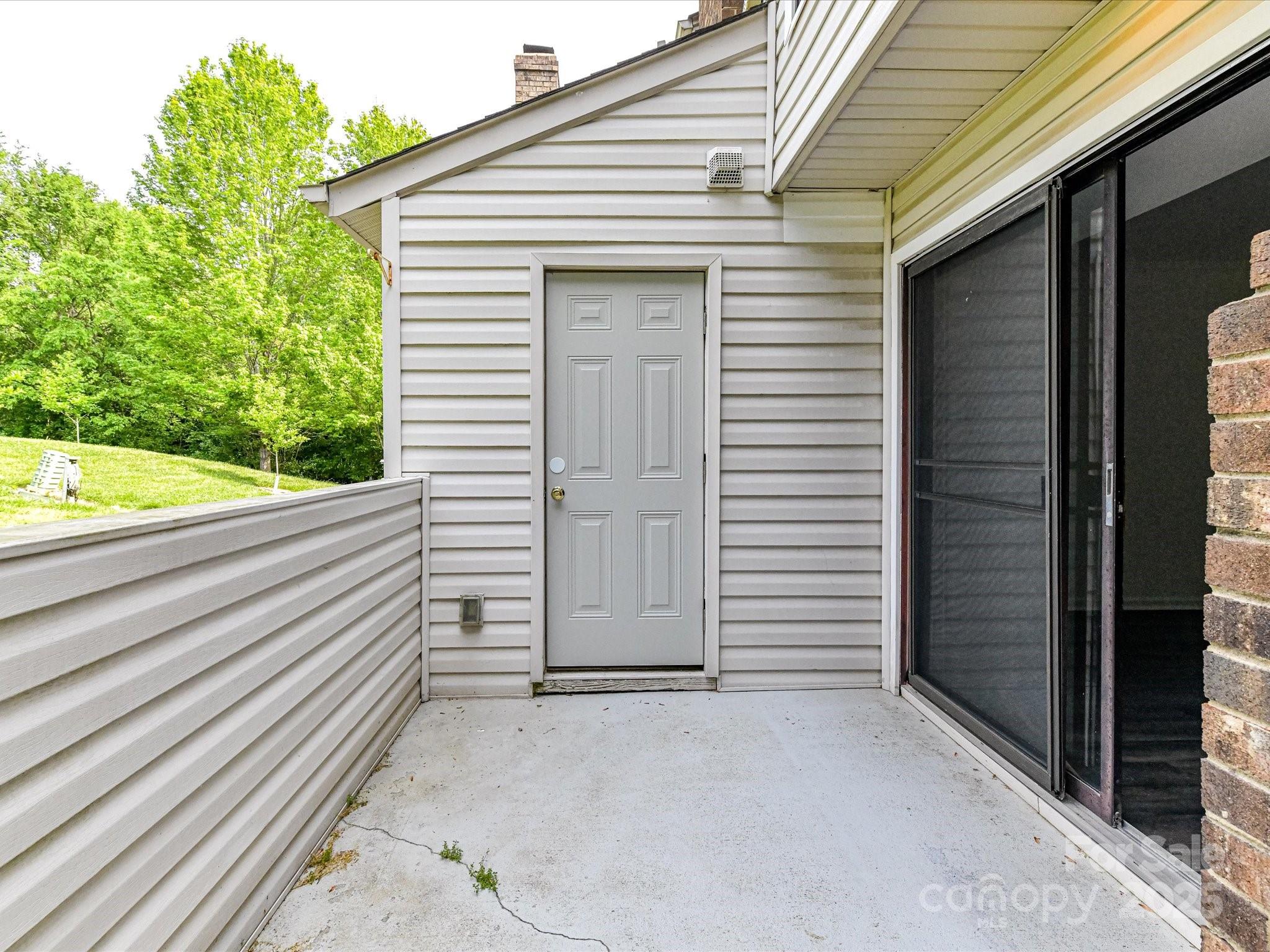 11020 Carmel Crossing Road Charlotte, NC 28226 - Photo 29 of 30 a view of a terrace