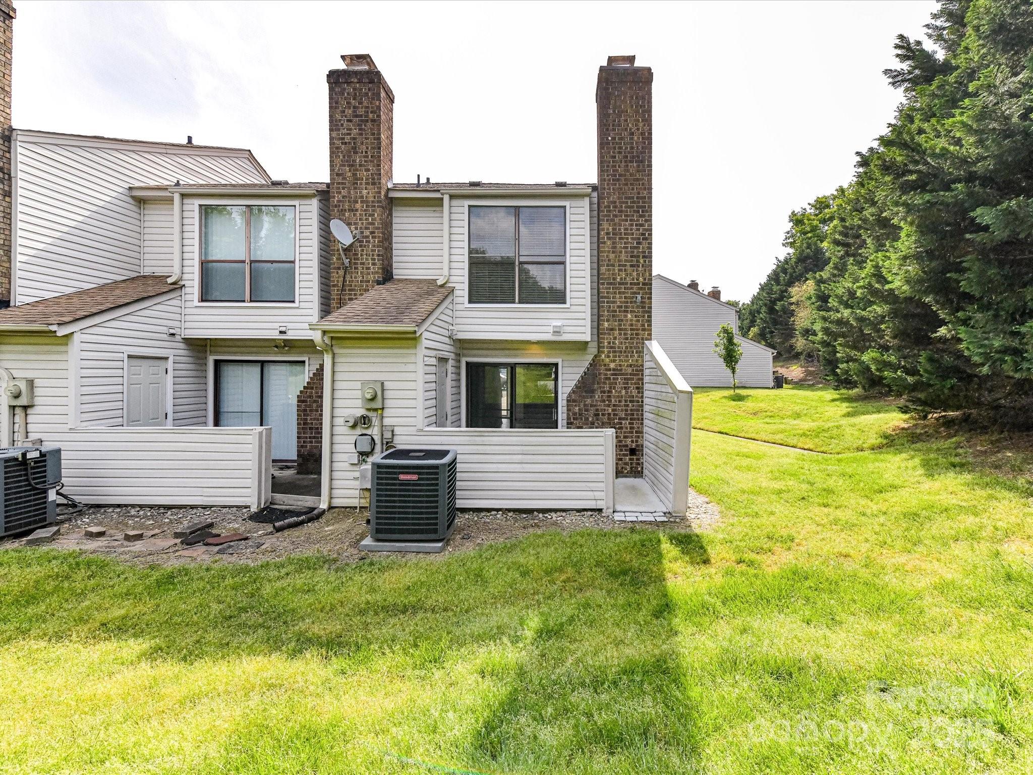 11020 Carmel Crossing Road Charlotte, NC 28226 - Photo 30 of 30 a front view of house with yard