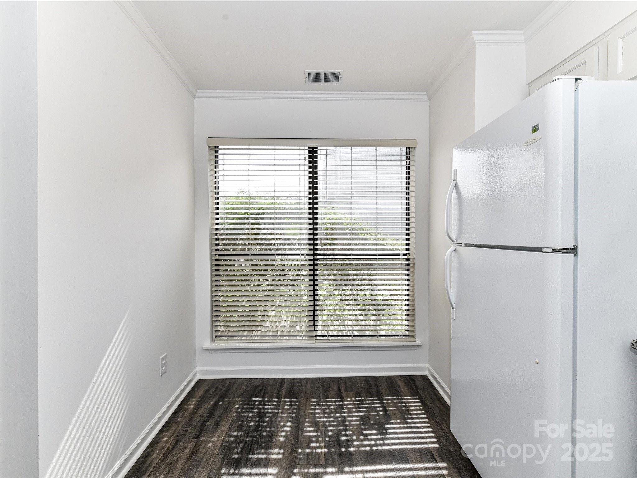 11020 Carmel Crossing Road Charlotte, NC 28226 - Photo 9 of 30 a view of a room with window