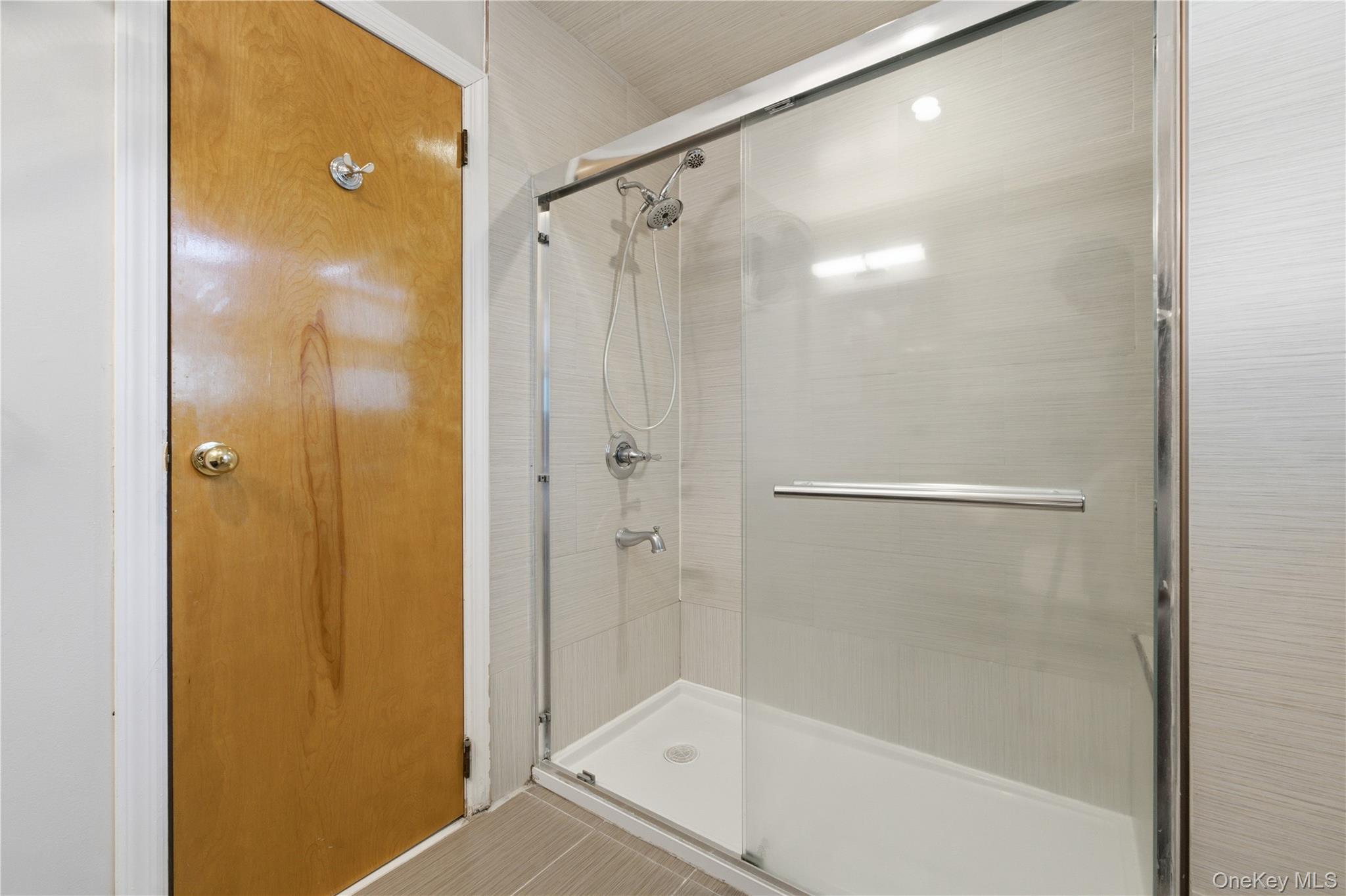308 South Oyster Bay Road, Unit A Syosset, NY 11791 - Photo 20 of 37