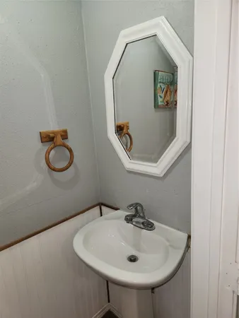 $1,175 | 4732 Orange Street, Unit 1, Bacliff, TX 77518
