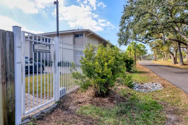 $199,000 | 2121 Wood Street, Unit C110, Sarasota, FL 34237