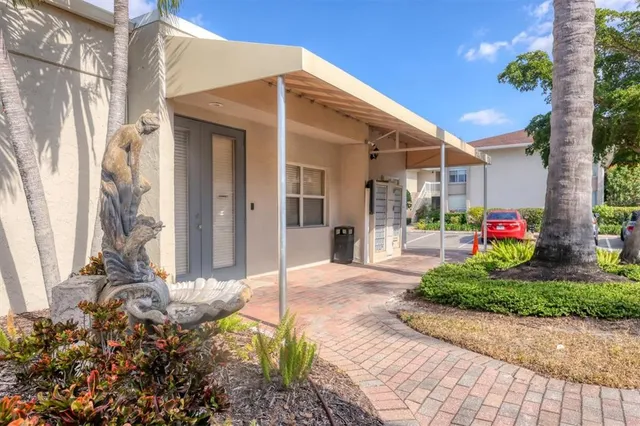 $199,000 | 2121 Wood Street, Unit C110, Sarasota, FL 34237