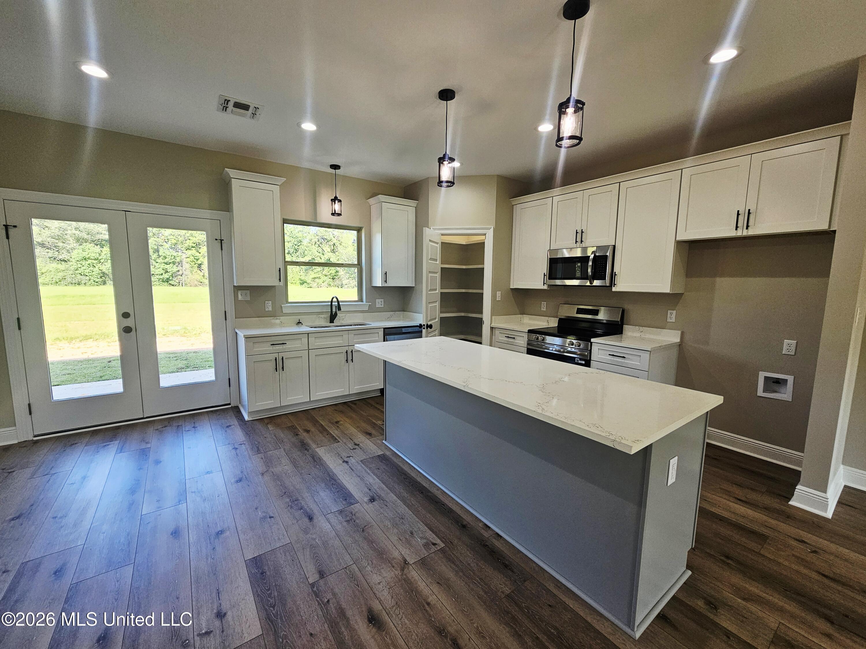1692 Ceasar Road Carriere, MS 39426 - Photo 4 of 29 Kitchen