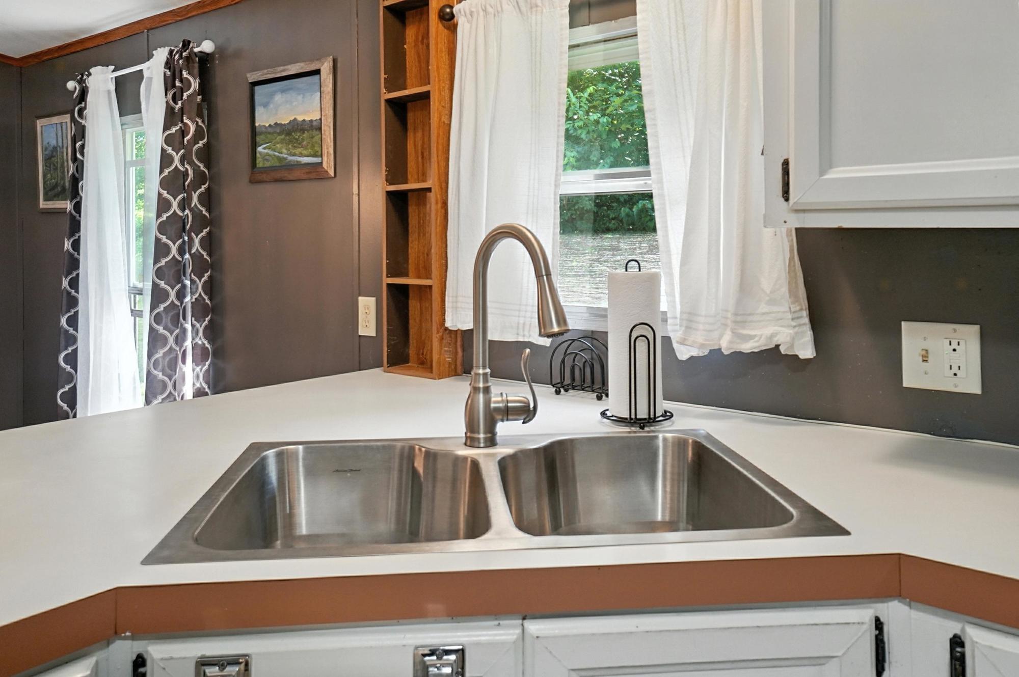 1891 Lake Road Northeast Lancaster, OH 43130 - Photo 13 of 52 Kitchen - 1891 Lake Road NE, Lancaster, OH 43130