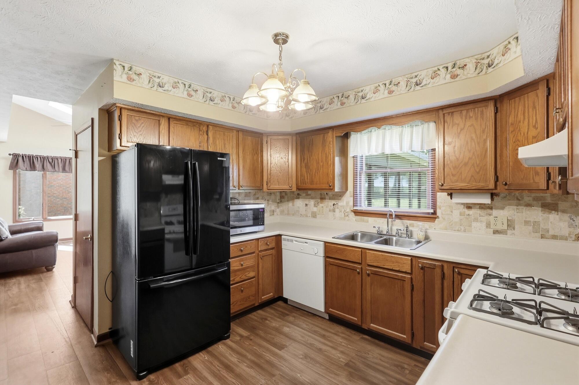 1703 Fox Ridge Drive Springfield, OH 45503 - Photo 13 of 43 019