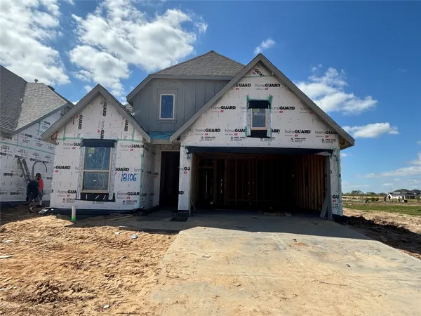 $499,900 | 18106 Sunlit Oasis Drive, Webster, TX 77598