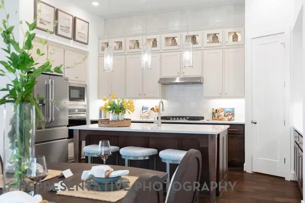 $499,900 | 18106 Sunlit Oasis Drive, Webster, TX 77598