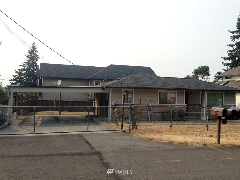 1333 Monroe Avenue Northeast Renton, WA 98056 - Photo 2 of 15 Gallery Image 2
