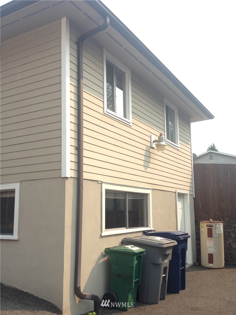 1333 Monroe Avenue Northeast Renton, WA 98056 - Photo 14 of 15 Gallery Image 14