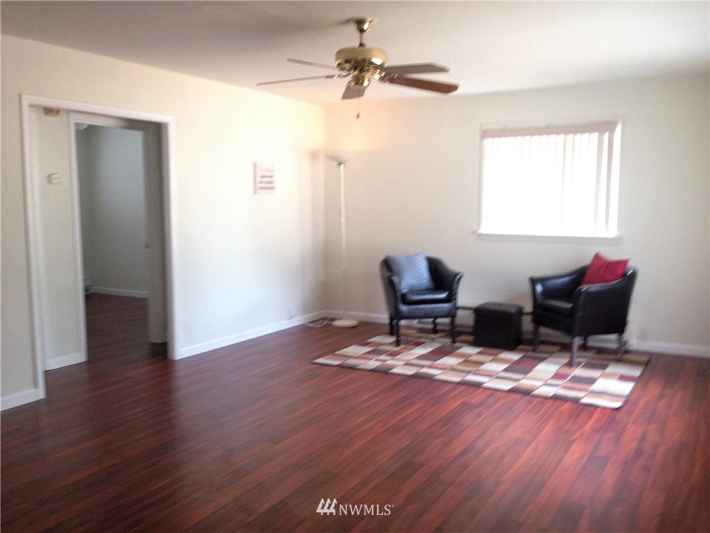 1333 Monroe Avenue Northeast Renton, WA 98056 - Photo 7 of 15 Gallery Image 7