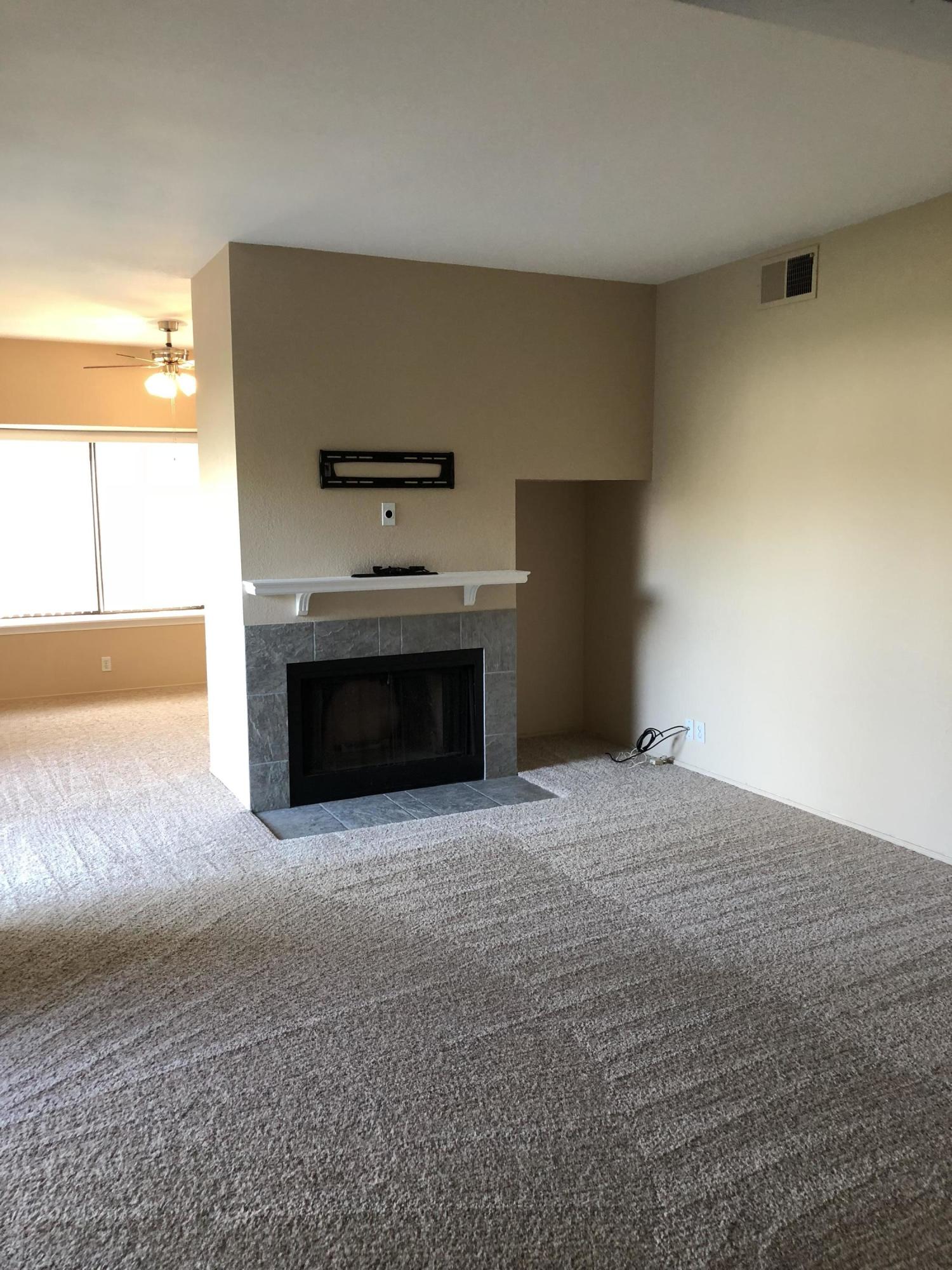 249-138 Ridgetop Drive Redding, CA 96003 - Photo 1 of 7 Living Room