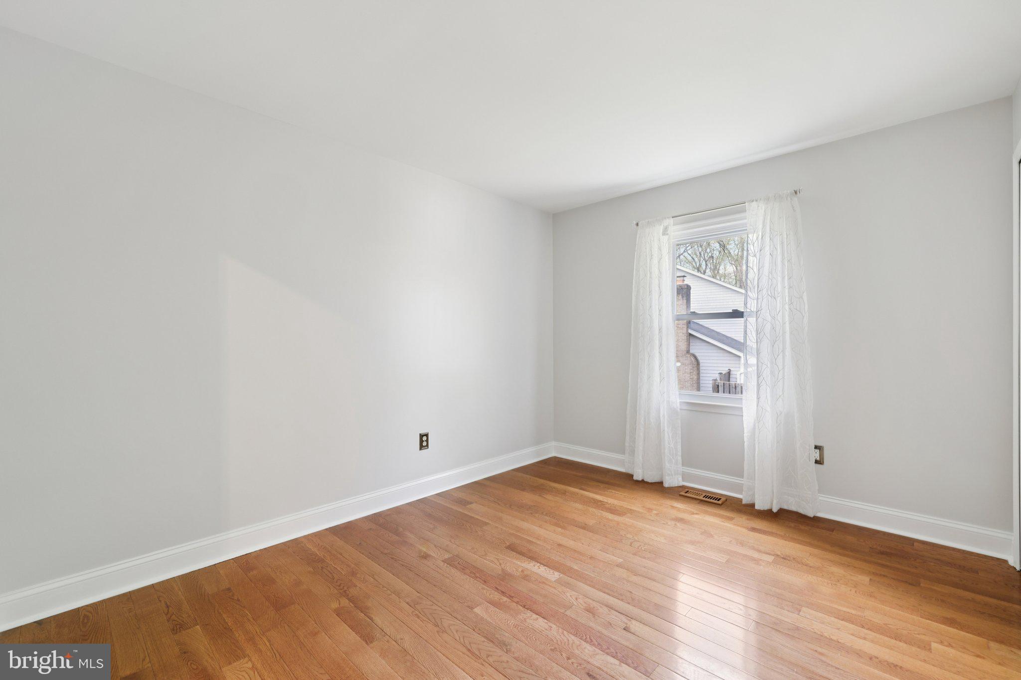 10700 Game Preserve Road Gaithersburg, MD 20879 - Photo 33 of 63 Bedroom 2