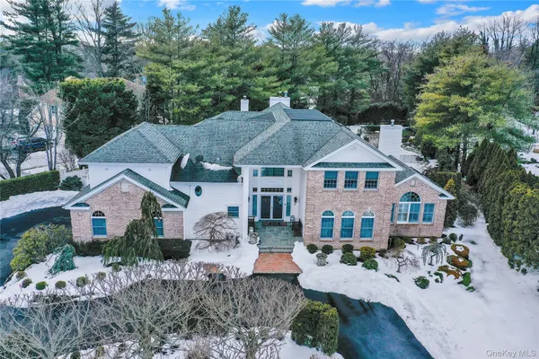 $3,298,000 | 15 Pironi Court, Woodbury, NY 11797