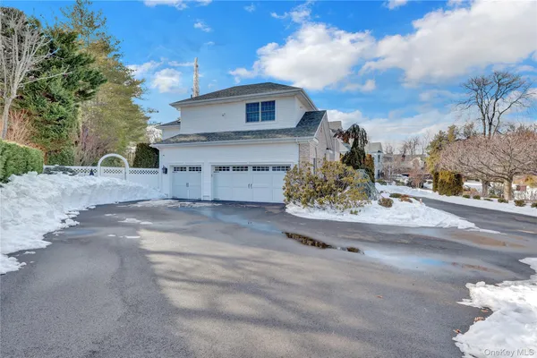 $3,298,000 | 15 Pironi Court, Woodbury, NY 11797