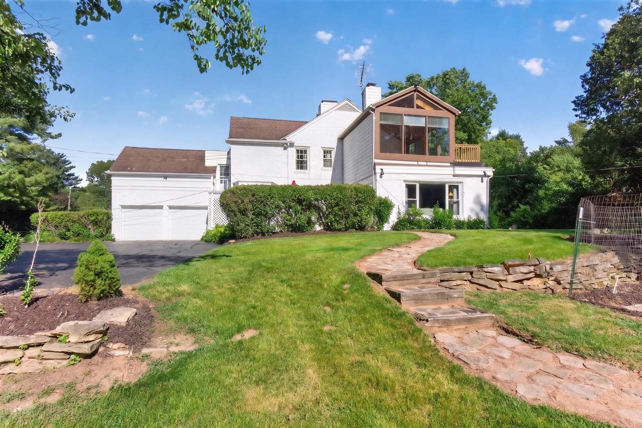 5050 Browns Lake Road Jackson, MI 49203 - Photo 6 of 96