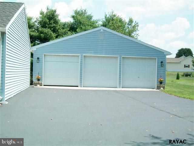 185 Chapel Road Hanover, PA 17331 - Photo 3 of 13